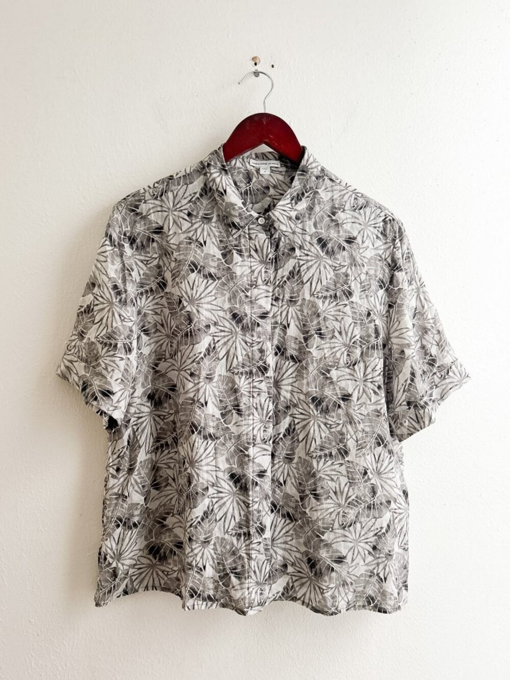 James Perse Black and White Short Sleeve Button-Down Shirt
